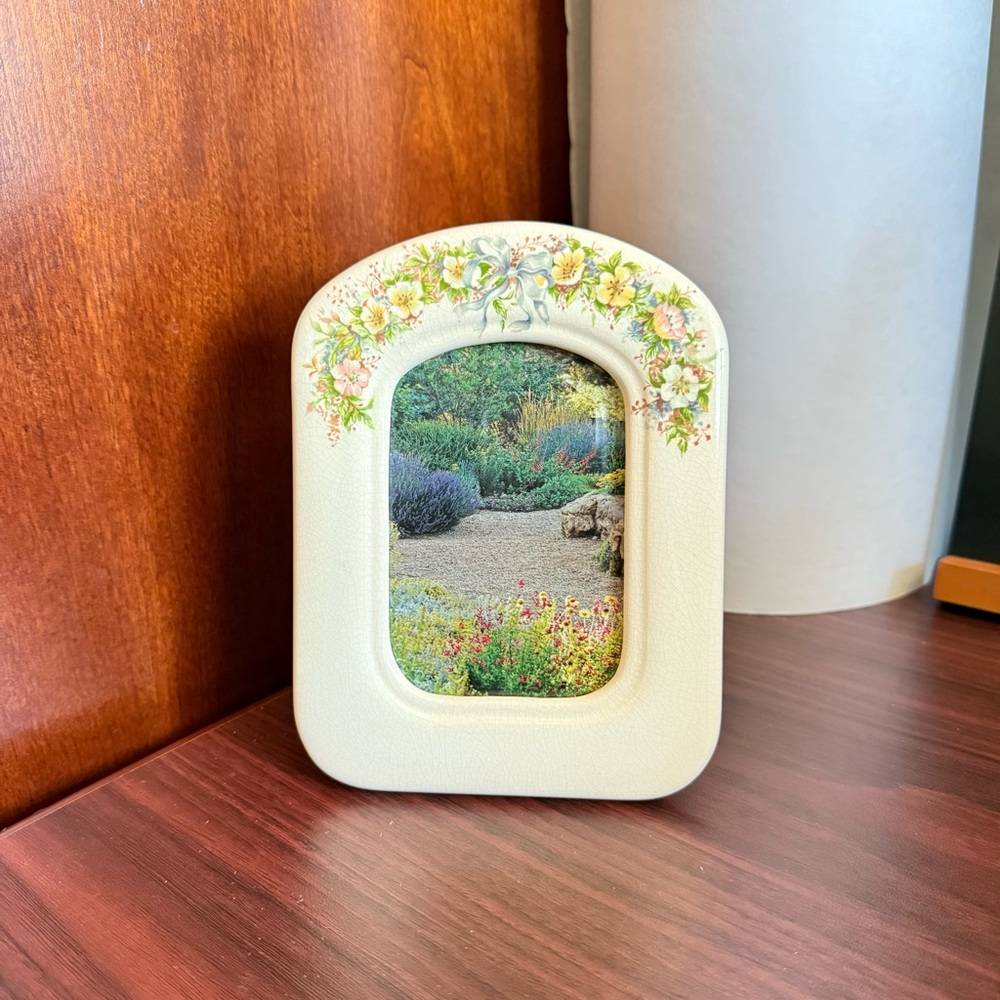 Vintage Hallmark Floral Pattern  Porcelain Picture Frame, Cottage Gramma Core